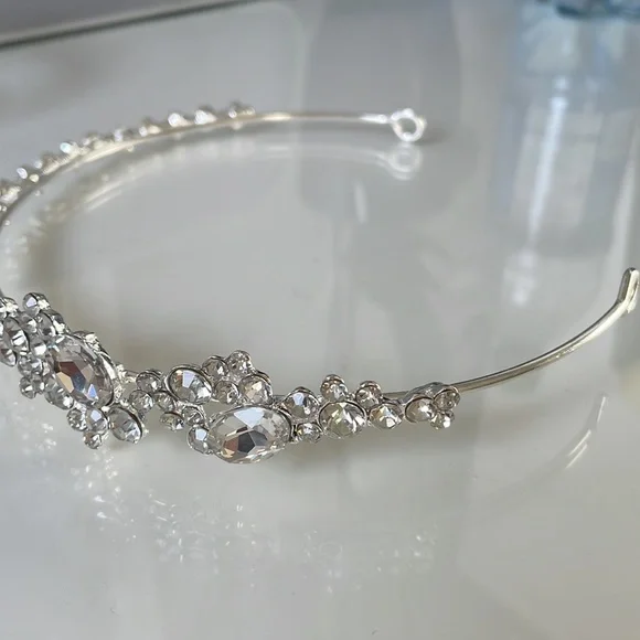 Wedding Crown Accessory - Picture 2 of 4